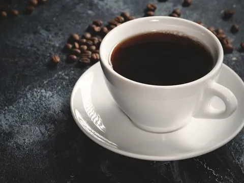 Nên uống bao nhiêu cốc cà phê mỗi ngày để giảm cân?
