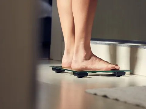 Nhịn 20 tiếng mỗi ngày để siết eo, giảm béo