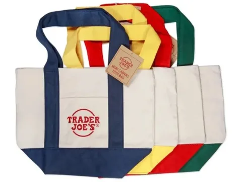 Mua túi tote về bán lại với giá cao gấp 40 lần