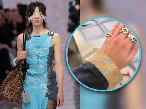 Vòng tay hơn 80 triệu đồng trông giống y cuộn băng dính