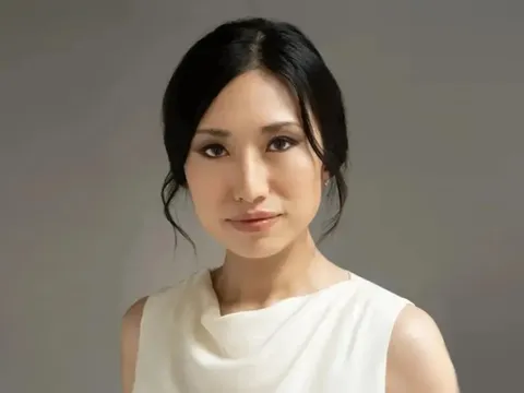 Tiết lộ sốc từ nữ trợ lý của tỷ phú