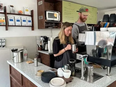 Quán cà phê cấm khách ôm laptop ngồi cả ngày