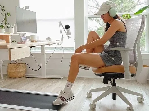 Chiếc bàn đứng đáng tiền, giải độc và chữa lành cho dân văn phòng