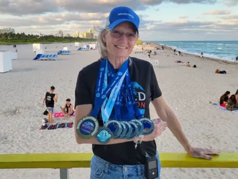 VĐV marathon 61 tuổi: 'Hãy vận động, tránh ngồi lâu'