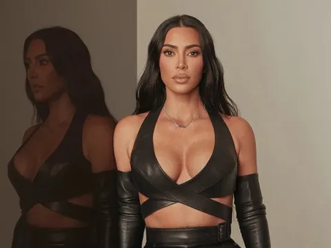 Kim Kardashian tiêm tinh trùng cá hồi vào mặt để trẻ hóa da