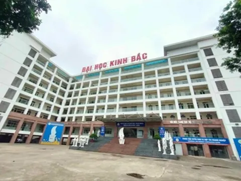 Bê bối ở Đại học Kinh Bắc: Dừng đào tạo, thí sinh đi về đâu?