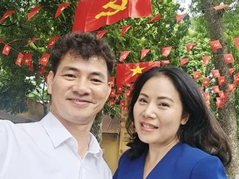 Cục trưởng Xuân Bắc hội ngộ 'vợ ba' Hồng trong 'Sóng ở đáy sông' sau 25 năm