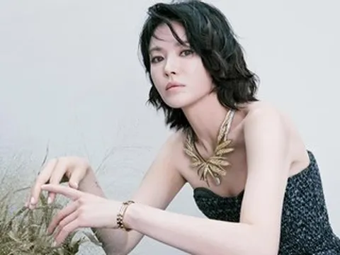 Song Hye Kyo khác lạ không nhận ra ở tuổi 44, gây sốt mạng xã hội vì quá đẹp