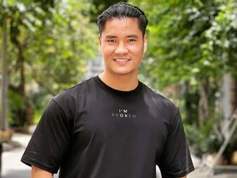 Mẫu nam đẹp trai body 6 múi làm HLV thể hình khiến chị em ngất ngây là ai?