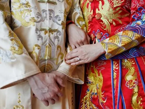 Người đàn ông bất ngờ bị vợ sắp cưới hủy hôn, đòi hơn 100 triệu đồng phí ôm