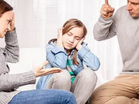 Khi cha mẹ và con cái 'quay lưng': Tất cả đều liên quan đến 'tài khoản' này - chỉ có 'rút' mà không có 'gửi'
