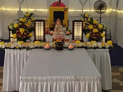 Từ điều bất thường trong tang lễ, vợ phát hiện bồ nhí 16 năm của chồng