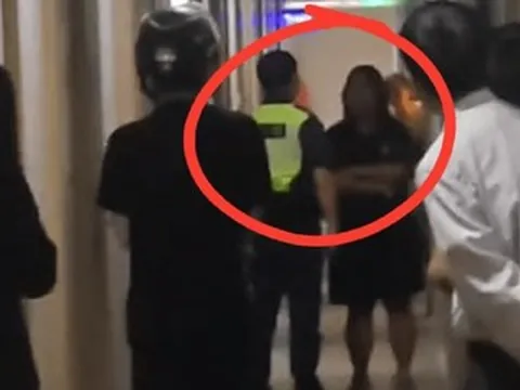 Đi công tác cùng vợ, người đàn ông ngang nhiên ngoại tình ngay phòng bên cạnh