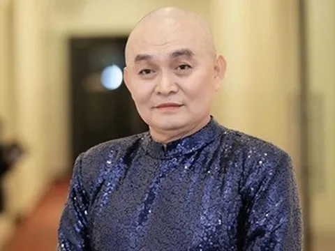 Trương Ngọc Ánh thân mật bên người đàn ông lạ, Xuân Hinh thảnh thơi tuổi 65
