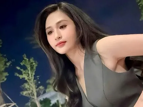 BTV Minh Trang VTV đời thường gợi cảm, Doãn Quốc Đam bình thản giữa tranh cãi