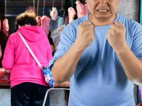 Chồng ghen tuông cuồng nộ vì vợ đi chợ mua thịt lợn được giảm giá