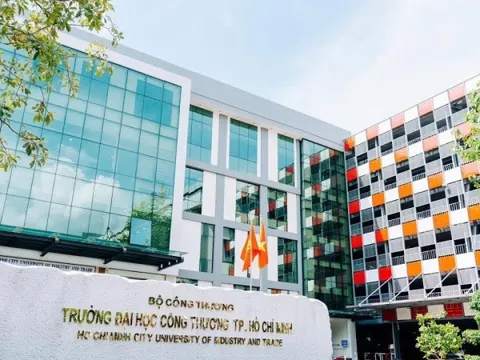 Trường lên tiếng khi sinh viên phản ứng chuyện vào học từ 6h30
