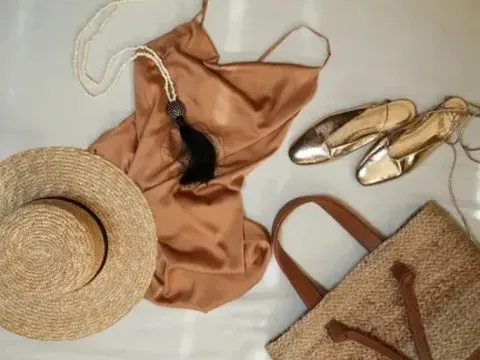7 món đồ thời trang kinh điển nên giữ trong tủ đồ