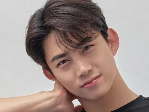 Nam thần tượng điển trai công bố kết hôn