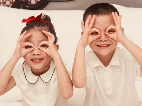 Hình ảnh ngọt ngào nhân dịp sinh nhật của cặp song sinh nhà Hồ Ngọc Hà - Kim Lý