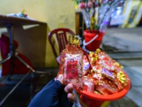 Không mua vàng, sắm gì vào ngày vía Thần Tài để may mắn cả năm?