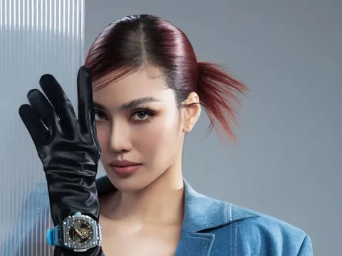 Lan Khuê hóa quý cô hiện đại, khoe sắc cùng hệ sinh thái của Vertu