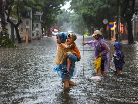 Thêm nhiều tỉnh cho học sinh nghỉ học tránh bão số 13