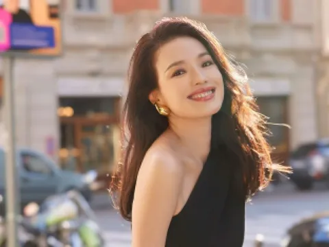 Thư Kỳ gây ngỡ ngàng