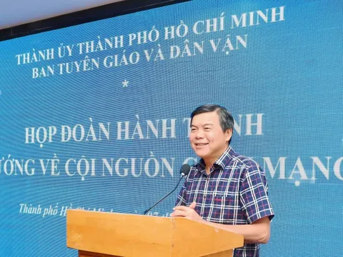 Hơn 100 người làm báo TP HCM tham gia hành trình "Hướng về cội nguồn Cách mạng"