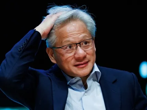 CEO NVIDIA: Đi sau Mỹ chỉ “vài nano giây”, Trung Quốc sắp thắng trong cuộc đua AI