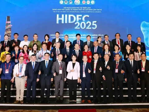 Người nước ngoài đến Việt Nam điều trị răng-hàm-mặt ngày càng nhiều