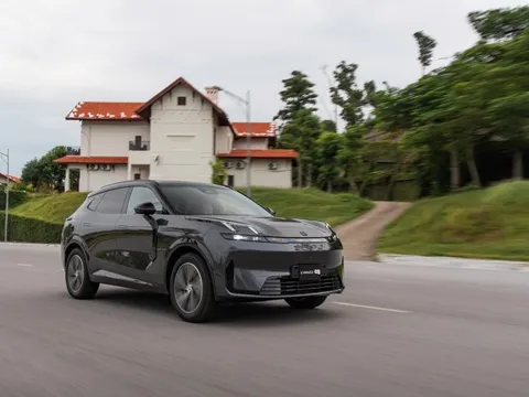 Trải nghiệm Lynk & Co 08: Thiết kế tinh gọn, vận hành êm ái, nhiều tiện nghi hỗ trợ