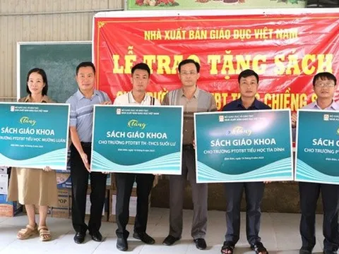 Nhà xuất bản Giáo dục Việt Nam dành 20 tỷ đồng hỗ trợ học sinh vùng bão lũ