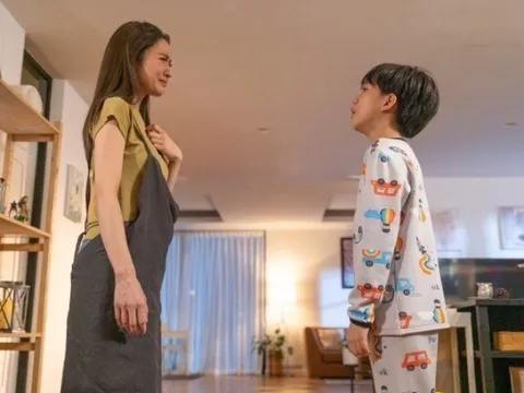 Vợ ở nhà rảnh rỗi không kiếm ra tiền, chồng đưa 50 triệu/tháng vẫn chê ít, câu nói của con khiến cô sững người