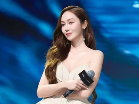 Nữ ca sĩ 36 tuổi vướng kiện tụng 48 tỷ đồng vì vi phạm hợp đồng