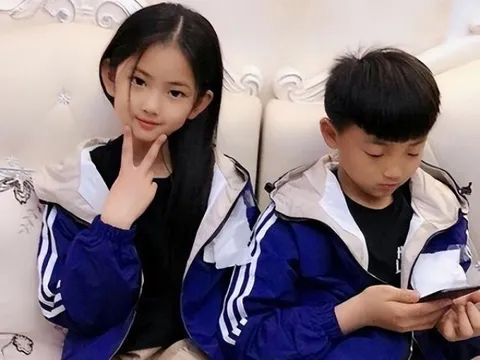 Hai con song sinh ngày càng thân thiết, người mẹ vui mừng cho đến khi nghe lén được cuộc trò chuyện lúc nửa đêm