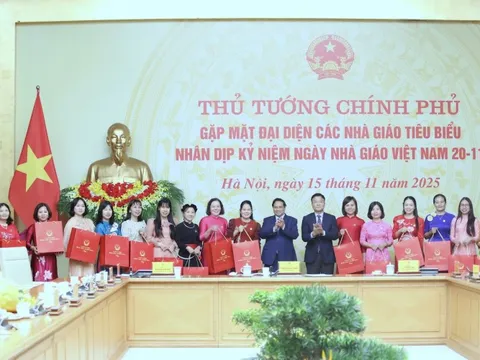 Nhà giáo ưu tú Đỗ Thị Ngọc Duyên: Ngọn lửa chuyển đổi số từ lớp học ở Thốt Nốt