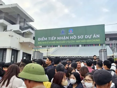 Hàng trăm người chen chân nộp hồ sơ dự án nhà ở xã hội CT3 Kim Chung, giá từ 900 triệu đồng/căn