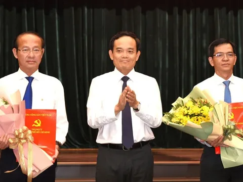 Điều động, chuẩn y hai Ủy viên Ban Thường vụ Thành ủy TPHCM
