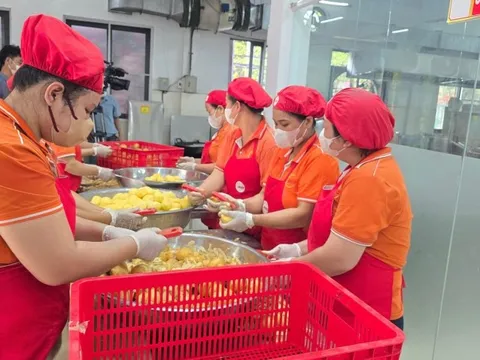 Hà Nội siết chặt quản lý bữa ăn bán trú