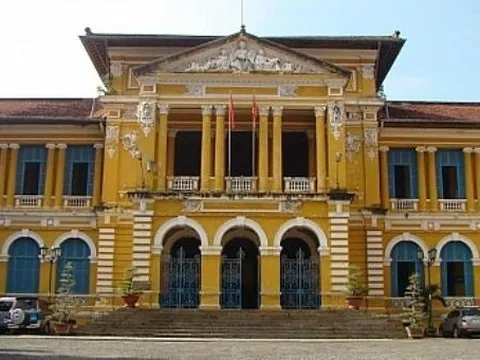 Áp lực thụ lý hơn 100.000 vụ án trong 6 tháng 2025, TAND TPHCM dùng AI để rút ngắn thời gian xử lý hồ sơ