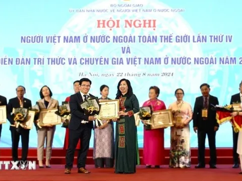 Góp ý dự thảo Văn kiện đại hội XIV: Khơi dậy sức mạnh Việt Nam trên toàn cầu