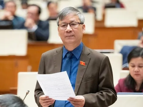 "Cần có một ban biên soạn SGK thật giỏi, tâm huyết và trách nhiệm"