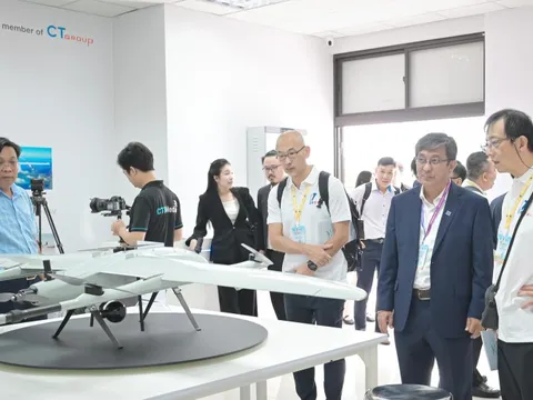 CT Group tặng Lab UAV dẫn dắt robot nông nghiệp cho Đại học Cần Thơ