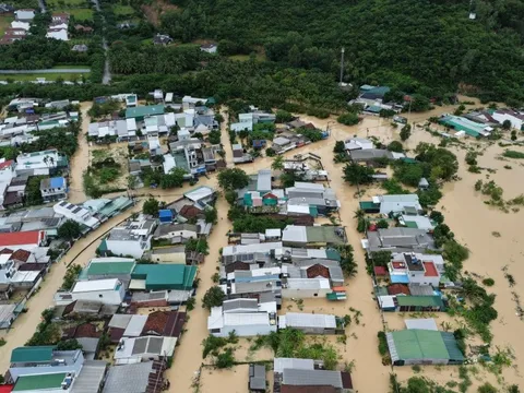 Khánh Hòa ra thông báo khẩn sau trận lũ lịch sử