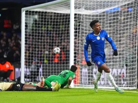 Tuyên bố bất ngờ của HLV Maresca sau khi Chelsea vùi dập Barcelona