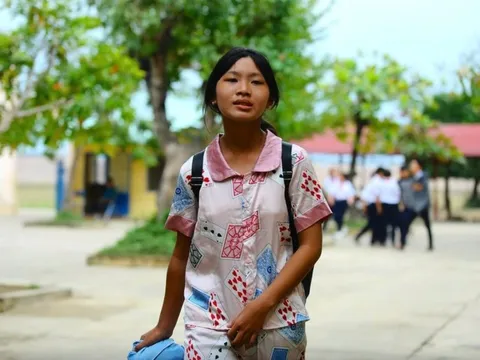 Thương thắt lòng buổi học đầu sau lũ của học sinh Đắk Lắk