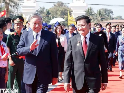 Tổng Bí thư dự Lễ khánh thành Công viên Hữu nghị Lào-Việt Nam ở Vientiane