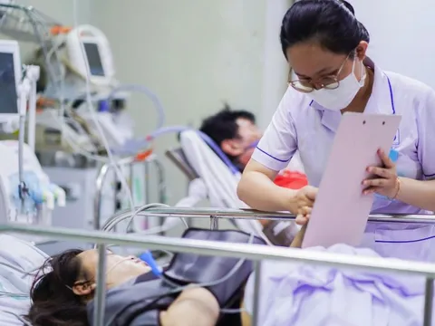 Diễn biến sức khỏe 2 cô gái nhảy lầu để thoát thân trong vụ cháy khiến 4 người tử vong ở TP HCM