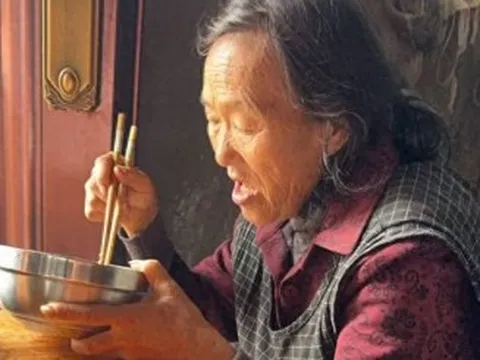 Bà lão thất lạc 50 năm tìm thấy người thân chỉ sau 2 giờ nhờ cộng đồng mạng